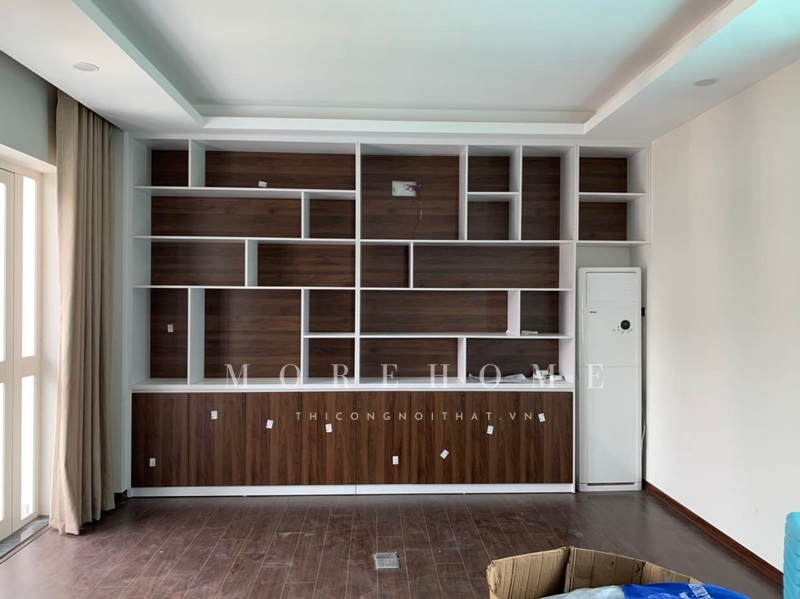 Thi công kệ tủ gỗ công nghiệp trưng bày trang trí những món đồ hay những cuốn sách gọn gàng, ngăn nắp